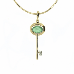 Gold pendant with emerald and diamonds