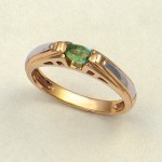 Zlatý prsteň so smaragdom