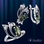 Anello e orecchini in argento russo "Зелень"