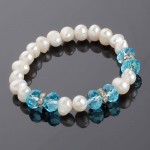 Браслет из жемчуга и хрусталя