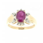 Gold ring with ruby ​​and diamonds