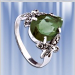 Ring made of sterling silver with zirconia