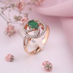 Gold ring “Splendor”. Diamonds and emerald