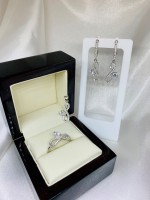 Silver set with zirconia