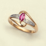 Gold ring with ruby ​​and diamonds