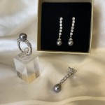 Silver set with zirconia and pearls