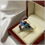 Серебряное кольцо с драгоценностями