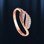 Gouden ring met diamanten. Tweekleurig