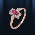 Златни прстен са дијамантима и рубином. Бицолор