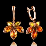 Gold-plated silver earrings with amber chestnuts