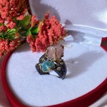 Pozlacený stříbrný prsten s růžovým křemenem, akvamarínem a zirkony