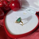 Позолоченное серебряное кольцо с зеленым агатом