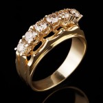 Χρυσό δαχτυλίδι με διαμάντια