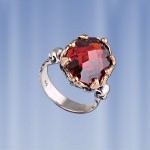 Ring with garnet silver