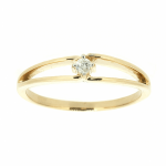 Gold ring with diamond