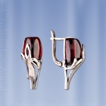 Earrings with garnet. Silver 925°