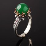 Silver ring. Agat, emeralds