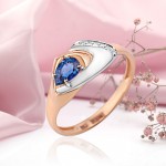 Gouden ring "Etalon". Diamanten en saffier