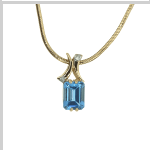 Pendentif doré avec topaze et diamants