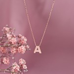 Zlatý náhrdelník "A"