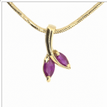 Colgante dorado con rubíes