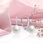 Silver earrings. Pearls