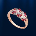 Gouden ring met diamanten en robijnen
