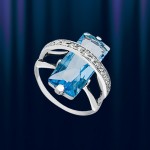 Ezüstből készült kék topáz gyűrű