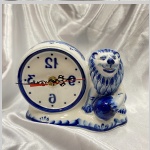 Porcelánové hodiny Gzhel "Loewe"