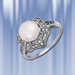 Silver ring with pearl and zircon