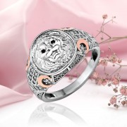 Серебряное мужское кольцо "Лев". Кубический цирконий и розовое золото