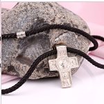 Croce pettorale in argento con cordone gaitan