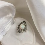 Zilveren ring “Waardigheid”. Opaal & Marcasiet