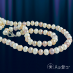 Collier de perles et bracelets de perles