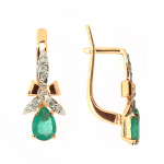 Pendientes de oro con esmeraldas y diamantes.