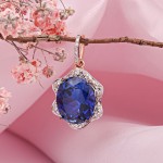 Pendant with diamonds and sapphire