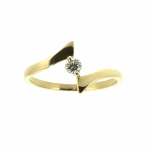 Gold ring with diamond