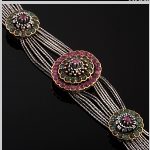 Pulsera con esmeraldas y rubíes