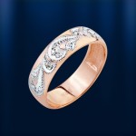 Zlatý prsteň s diamantmi. Dvojfarebná