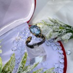 Pozlacený stříbrný prsten s topazem