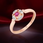 Arany gyűrű gyémánttal, rubinnal és korunddal