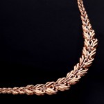 Ogrlica izrađena od ruskog zlata u Njemačkoj. Dvobojna zlatna narukvica