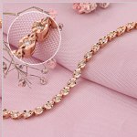 Pulsera de oro rojo 585 con diamantes en Alemania.