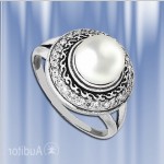Ring „Review“ Silber mit Perlen.