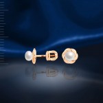 Stud earrings with pearls. Red gold