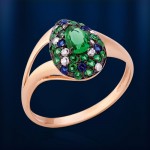 Gold ring with sapphire and emerald