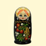 Matreshka „Rosssinka” 7-figurkowa w kolorze czarnym