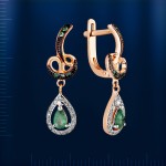 Øreringe med diamanter og smaragd