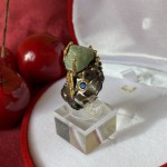 Pozlacený stříbrný prsten s chrysoprasem a zirkony