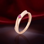 Zlatni prsten sa rubinom